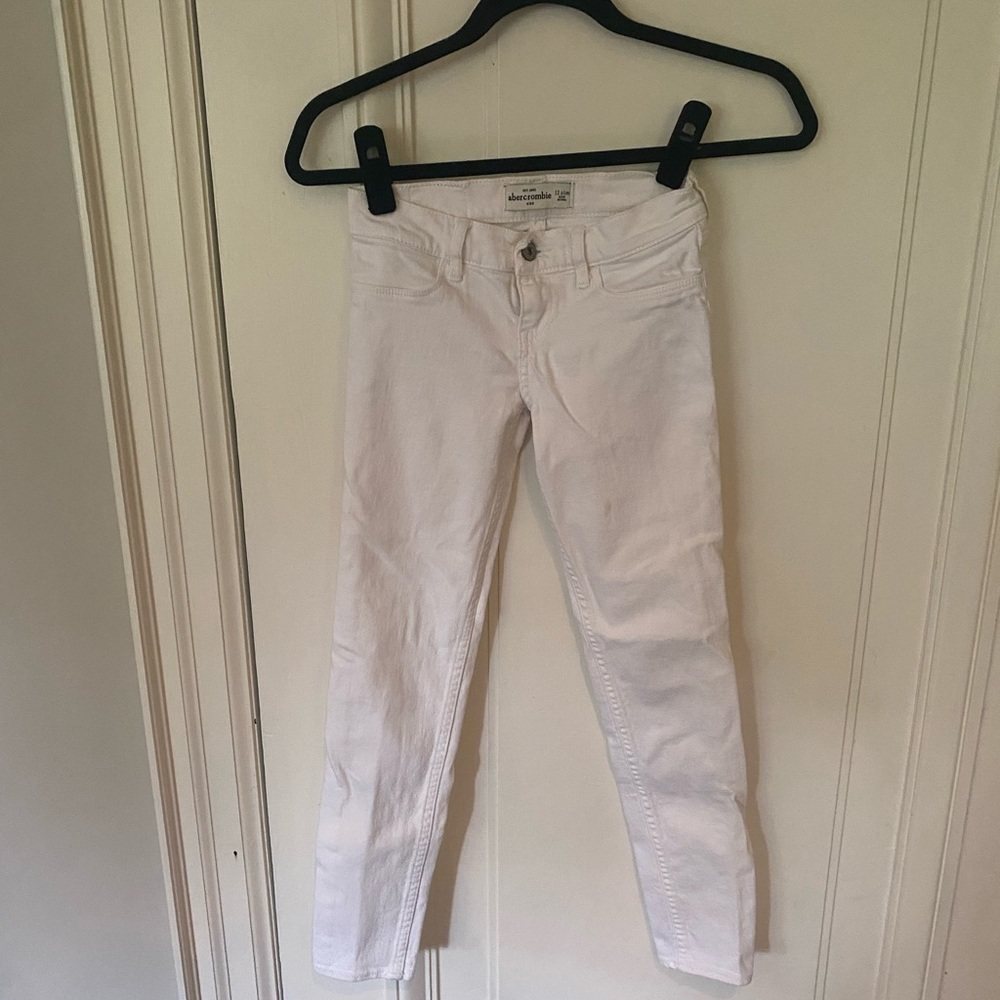 Abercrombie Kids White Skinny Jeans size 12 kids or size 24 women’s